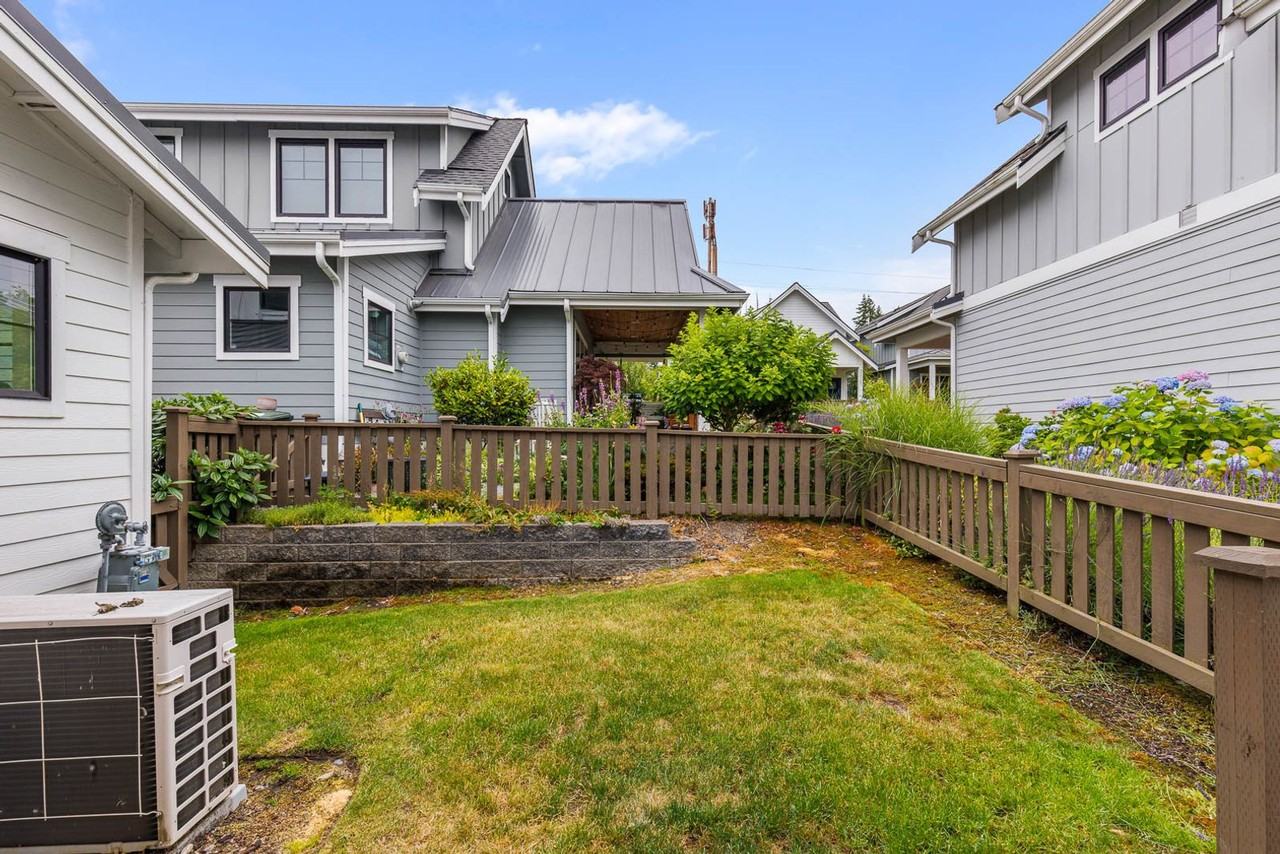 22729 Se 14th Ct - Photo 3 of 19