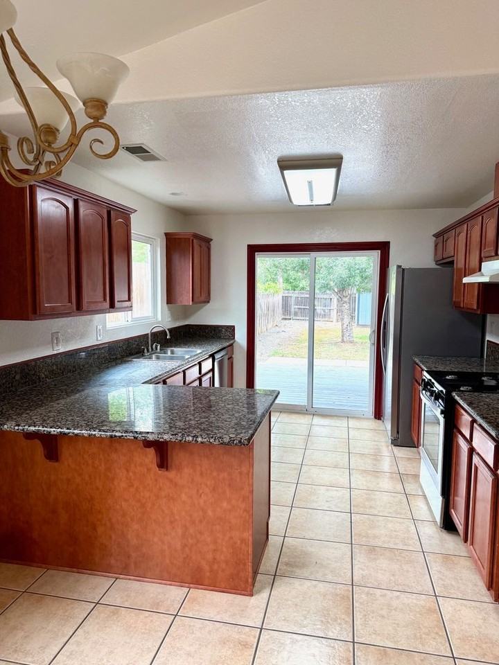 683 3rd St - Photo 3 of 24