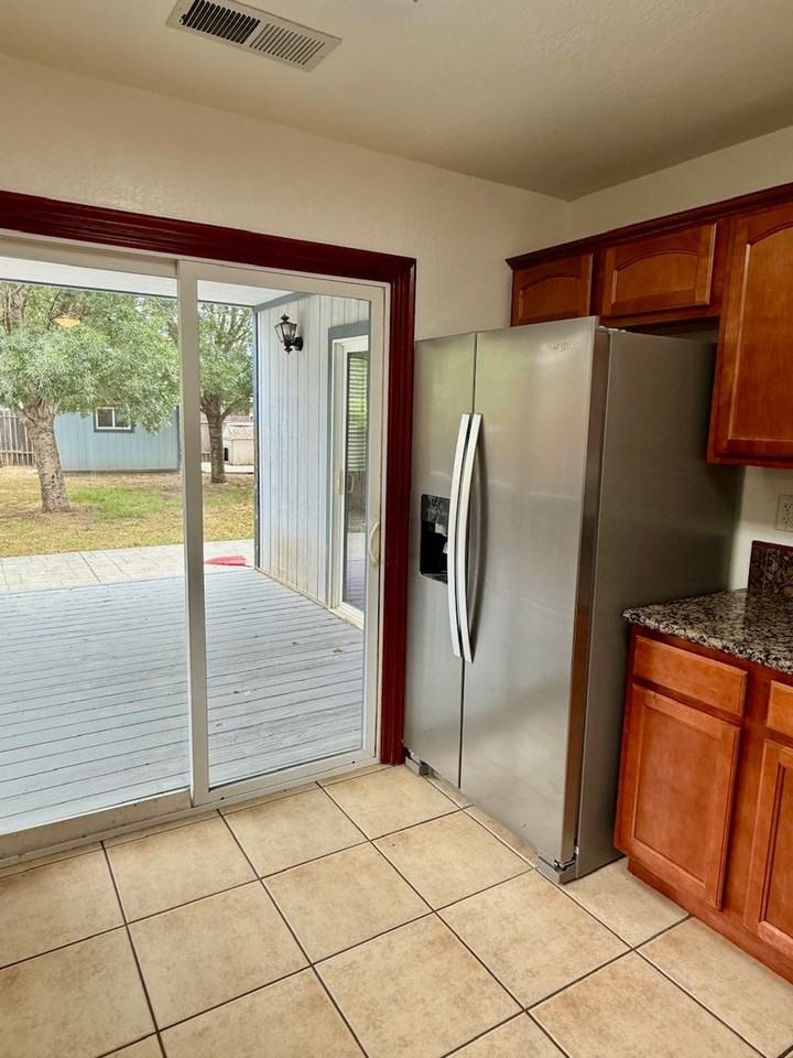 683 3rd St - Photo 4 of 24