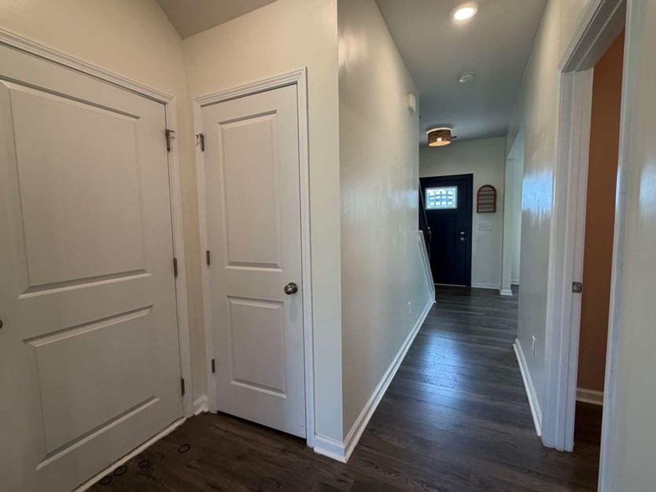 1097 Sapphire Dr - Photo 2 of 33