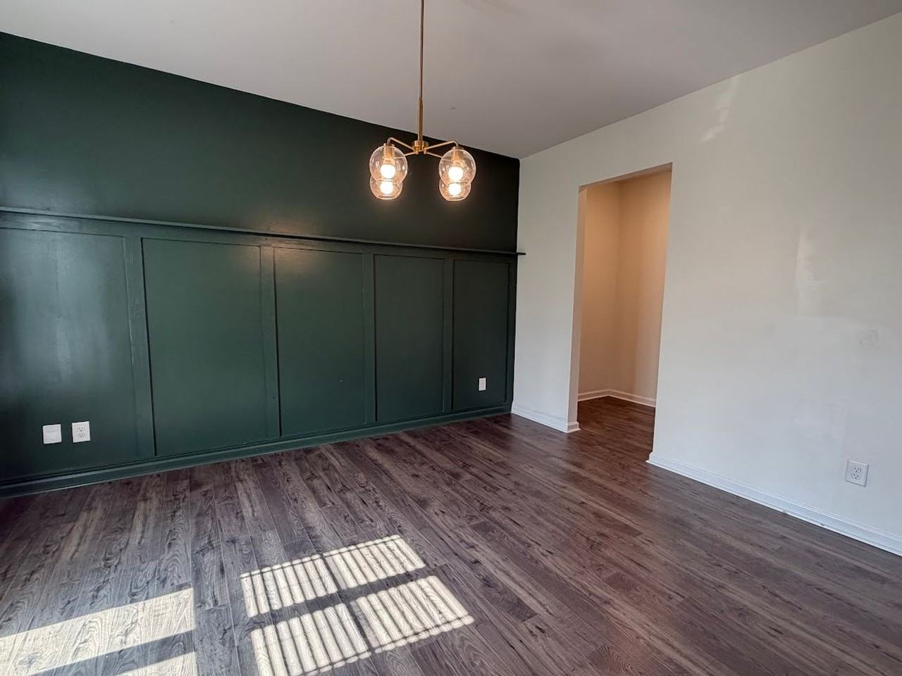 1097 Sapphire Dr - Photo 3 of 33