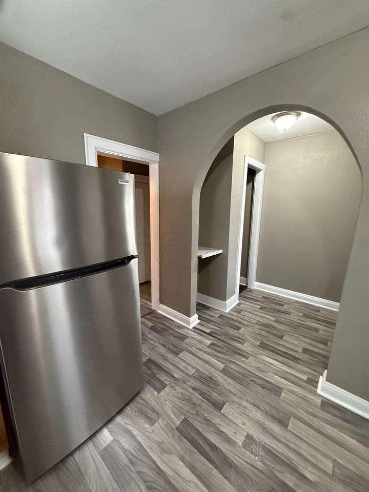 204 10th Ave - Photo 6 of 7