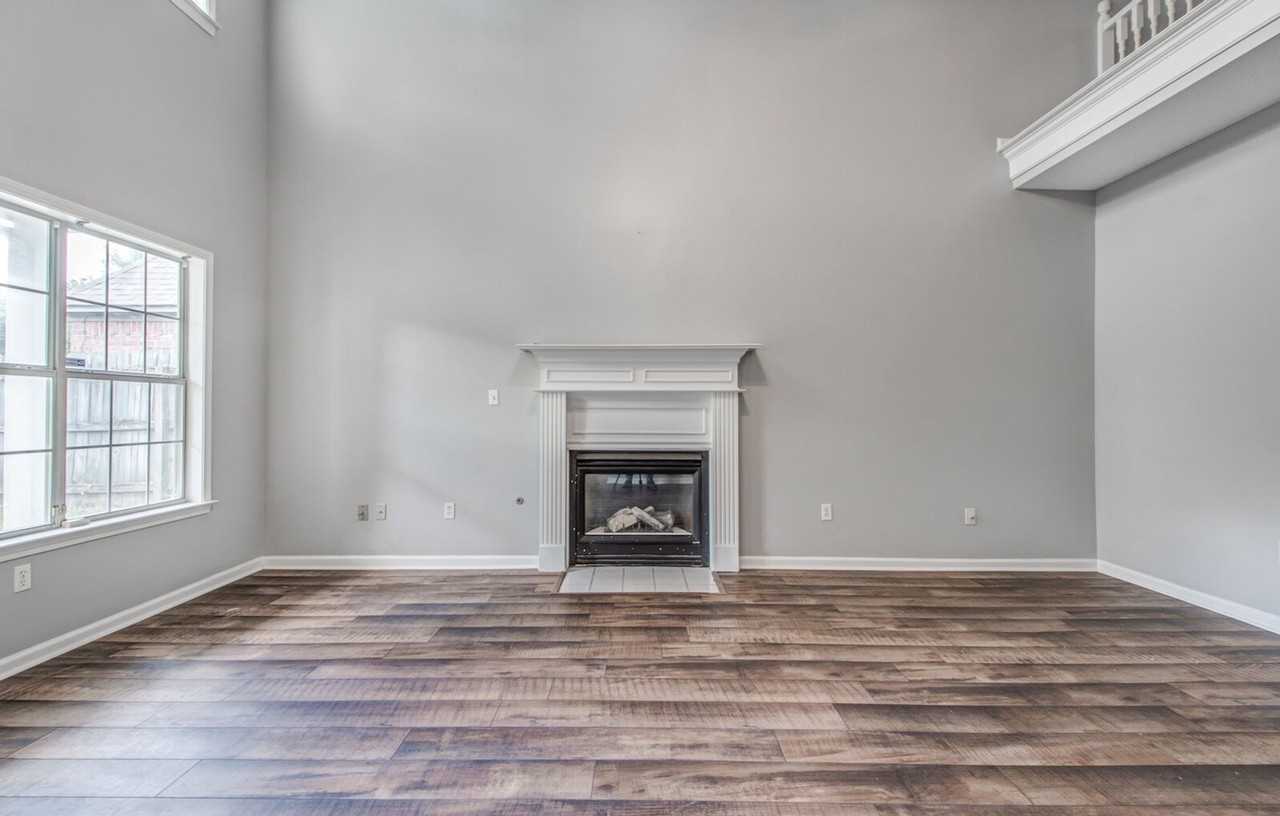 9461 Hickory Dr - Photo 3 of 49