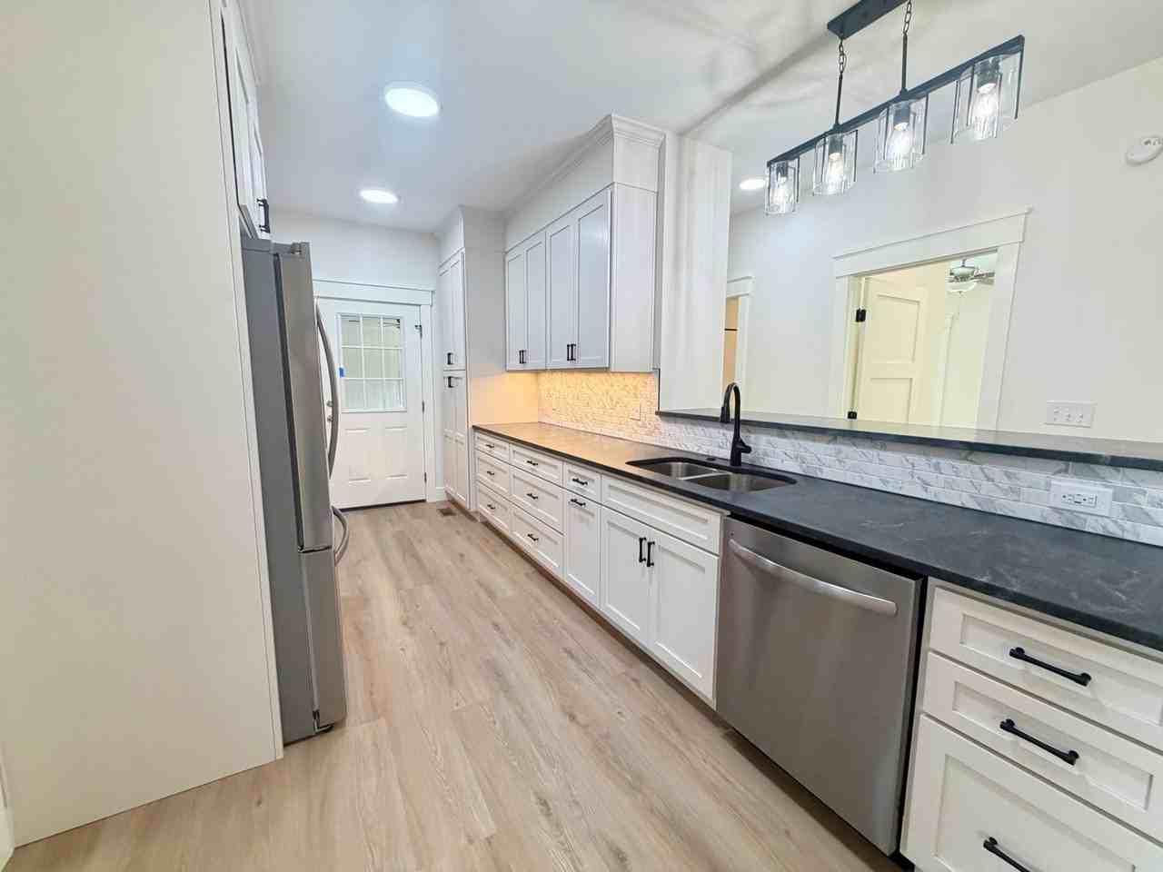 246 Magnolia Dr - Photo 3 of 16