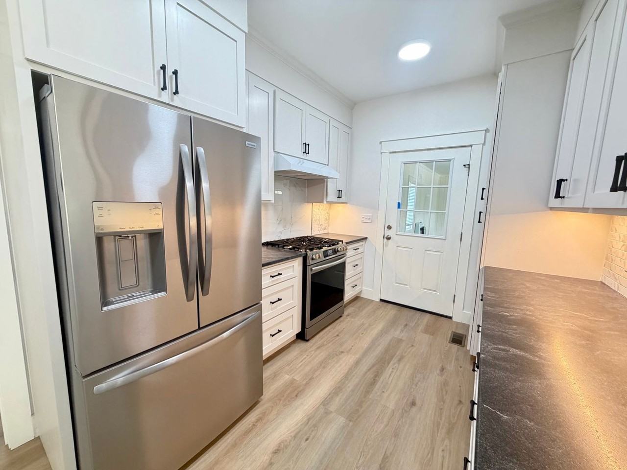 246 Magnolia Dr - Photo 4 of 16
