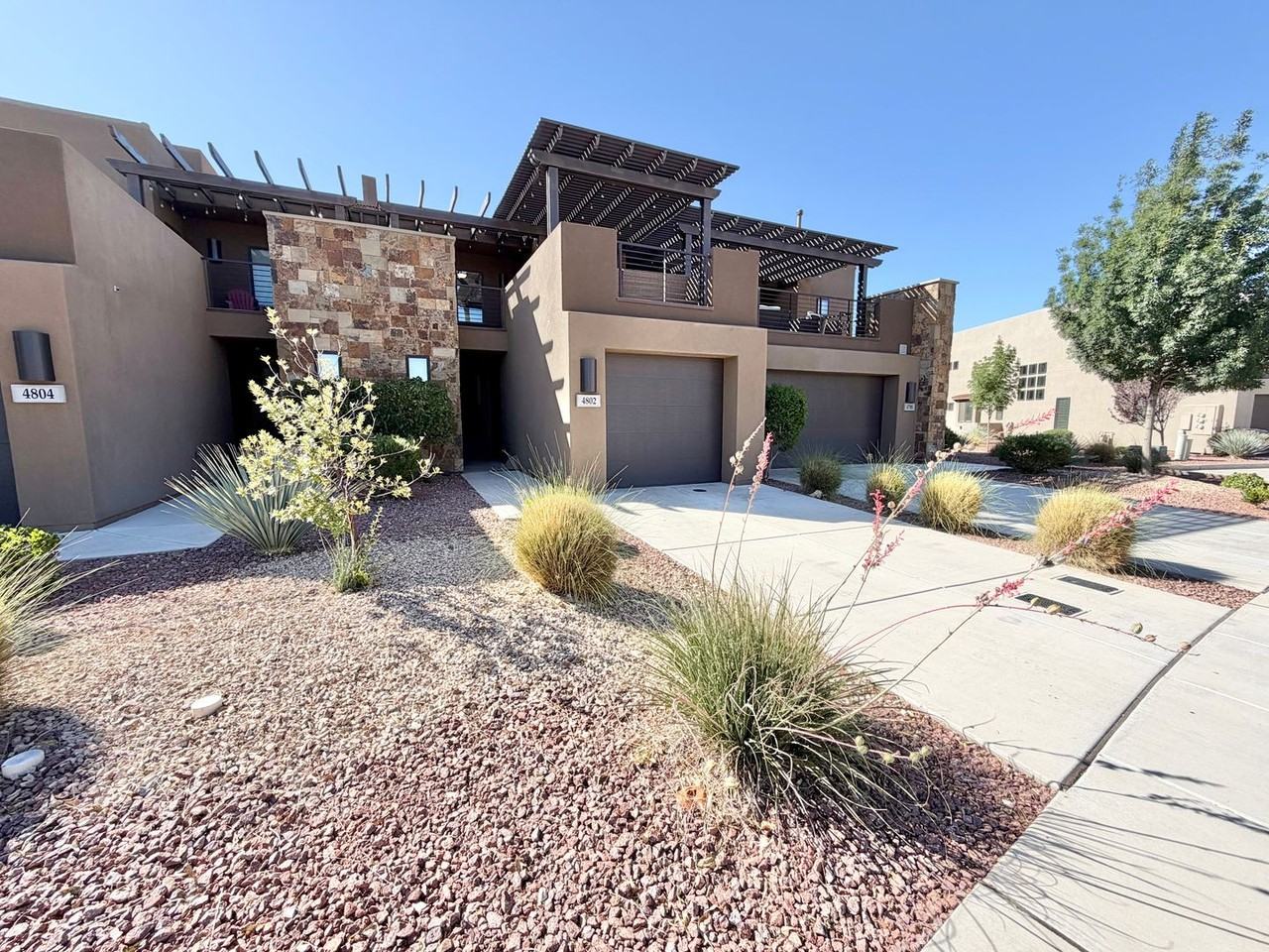 4802 N Winged Foot Dr - Photo 2 of 38
