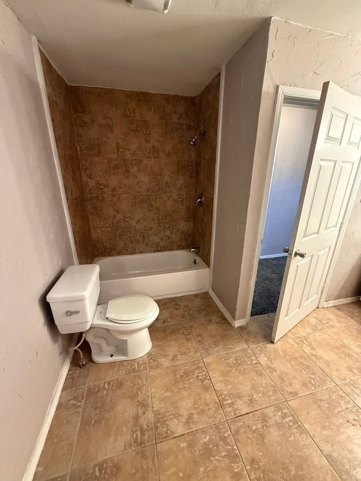 4004 33rd St - Photo 6 of 19