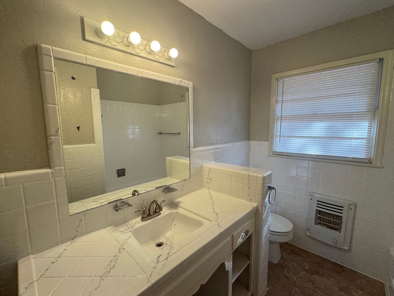2349 Mount Carmel Dr - Photo 7 of 13