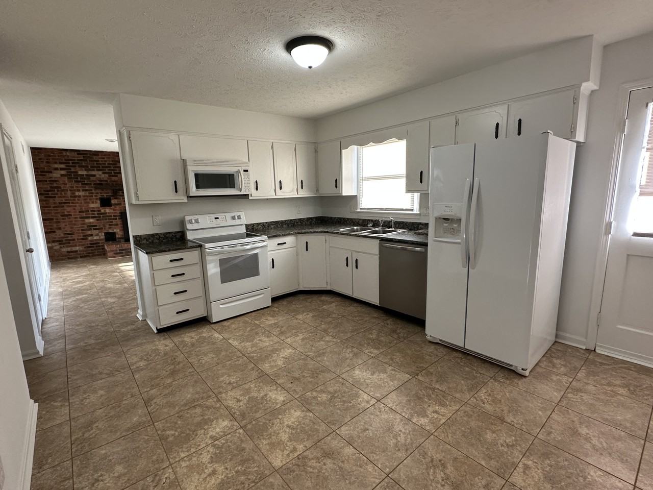 2500 S College Hills Dr #NA - Photo 4 of 16