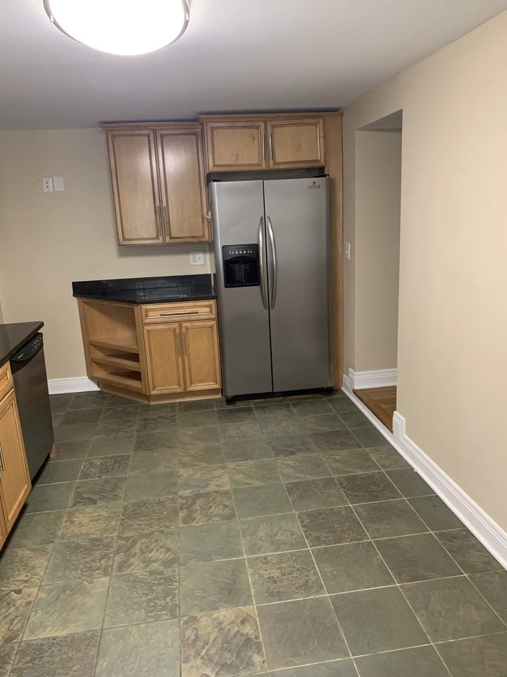 347 S Upper St - Photo 2 of 11