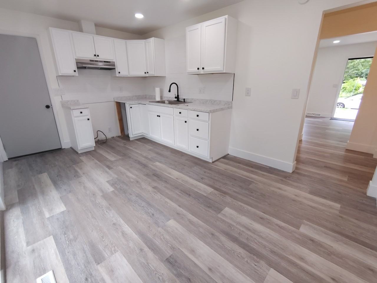 1017 Furman Street - Photo 6 of 8