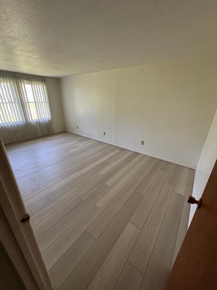 7190 N. Roanoke Rd. - Photo 6 of 14