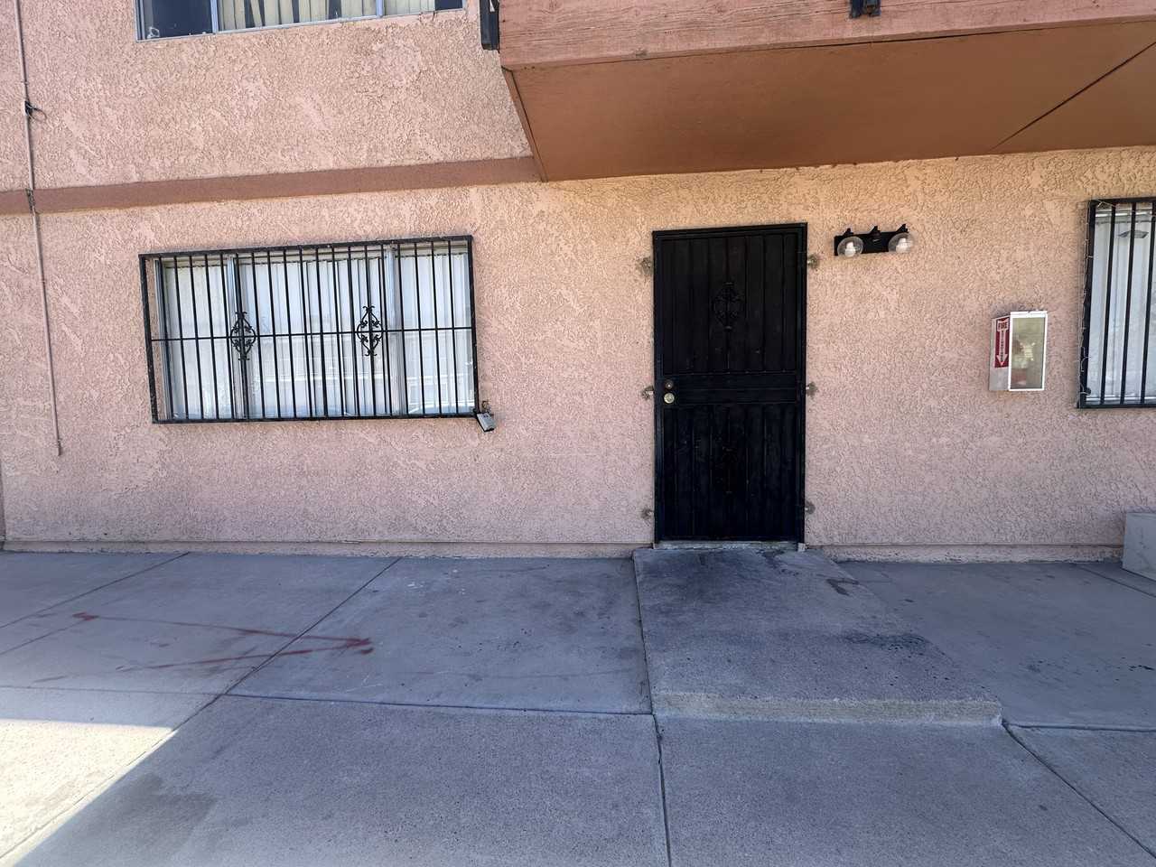 Cessna Avenue 4707 Unit 2 - Photo 2 of 9
