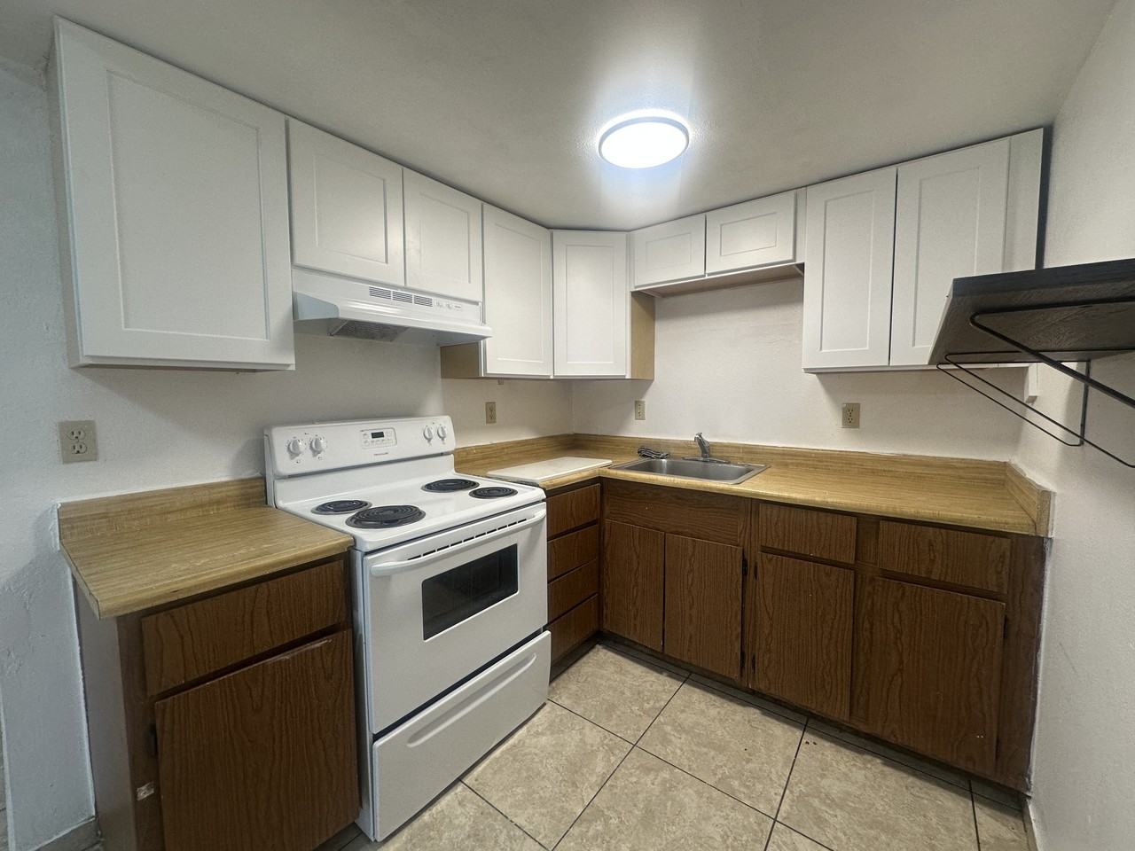 Cessna Avenue 4707 Unit 2 - Photo 5 of 9
