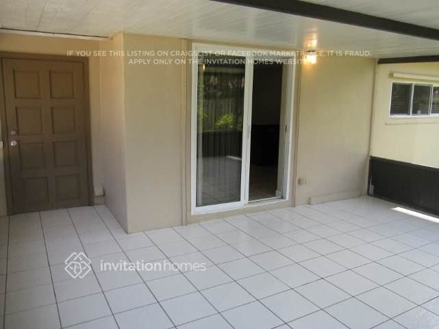 940 Se 5th St - Photo 2 of 11