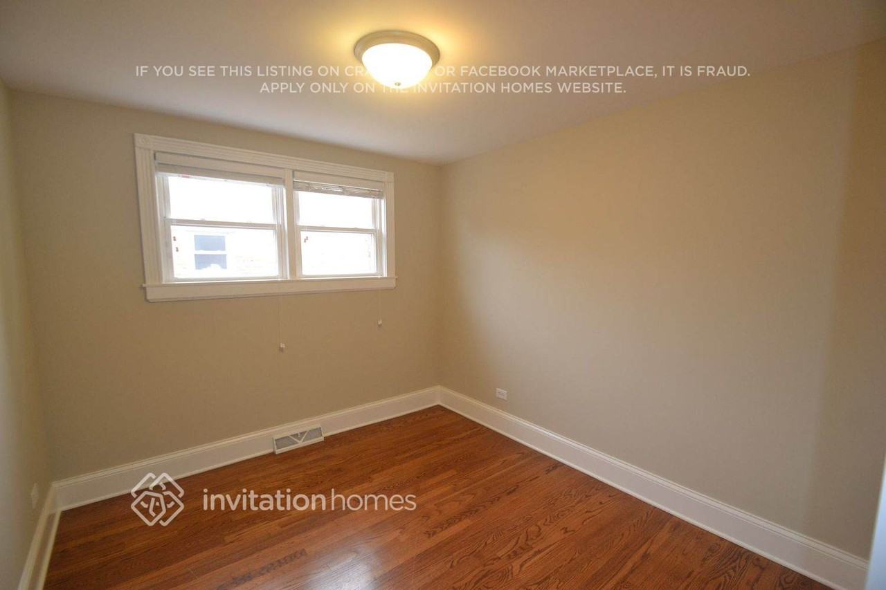 2403 Lincoln St - Photo 4 of 10