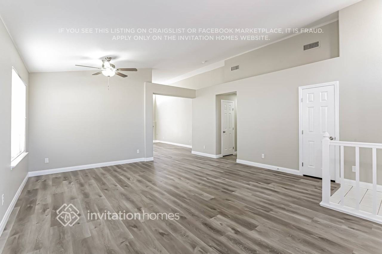 2220 Hunt Club St - Photo 4 of 12