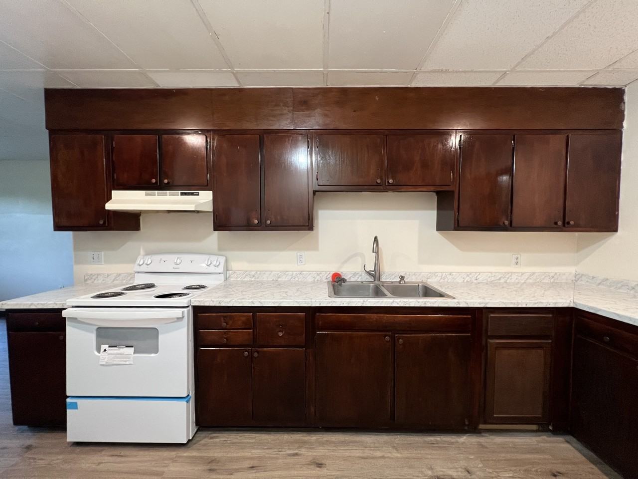 Ivory Gardens Apartments - Photo 2 of 18