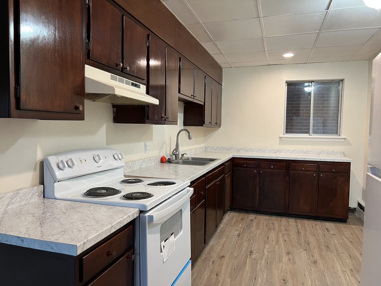 Ivory Gardens Apartments - Photo 3 of 18