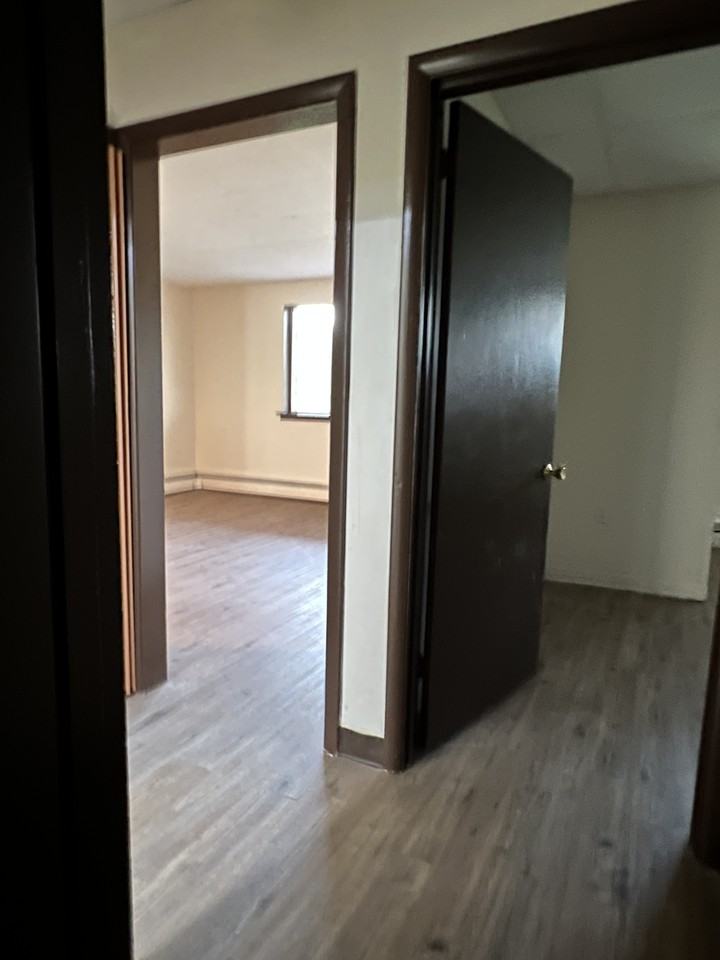 Ivory Gardens Apartments - Photo 5 of 18
