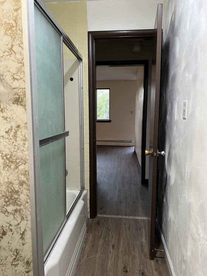 Ivory Gardens Apartments - Photo 6 of 18
