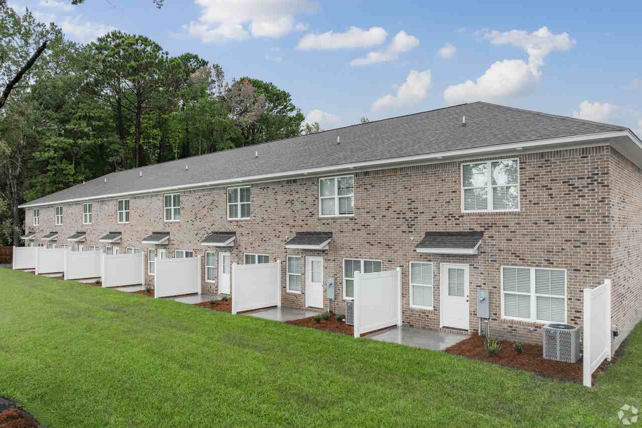443-453 Wren Crest Lane - Photo 3 of 50