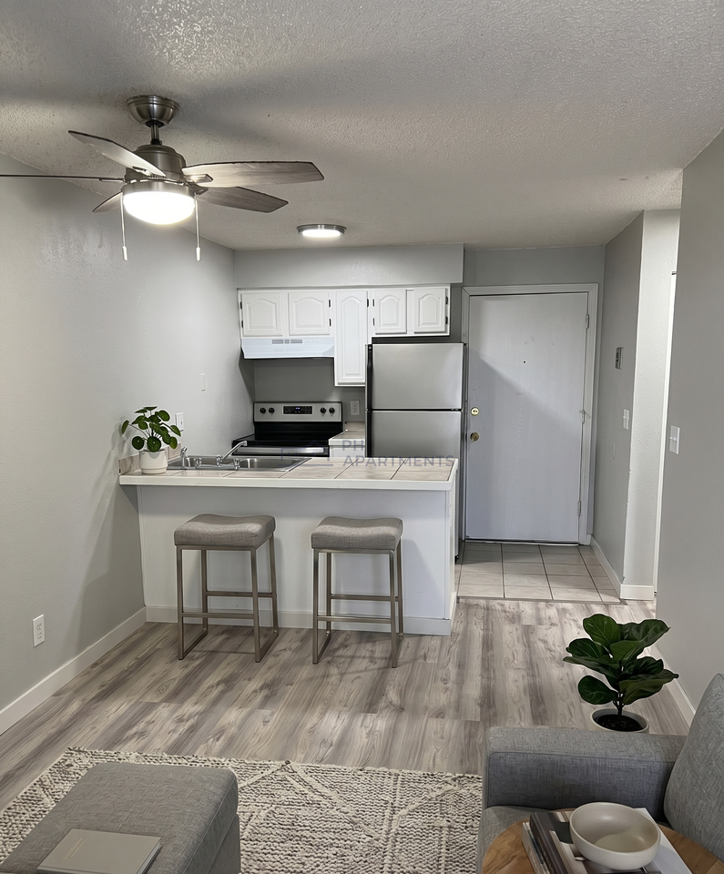 1943 Dallas Street - Photo 6 of 10