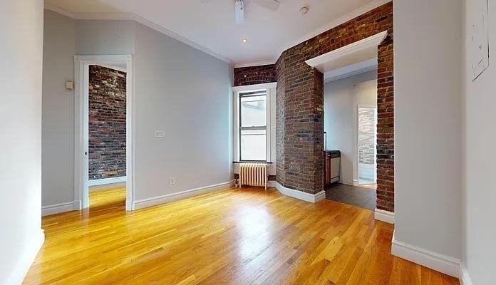E 13th St #10 - Photo 7 of 20