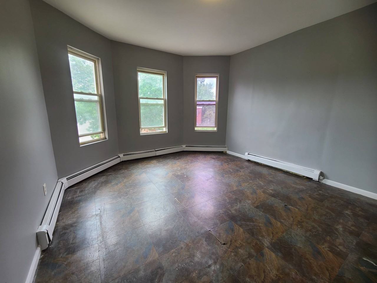 90 Chadwick Avenue - Photo 6 of 9