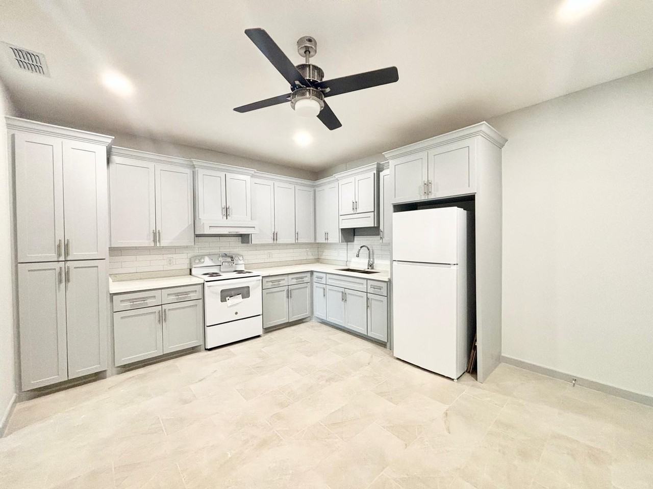 921 Jay Avenue - Photo 2 of 8