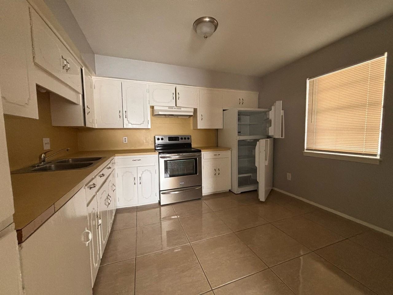 6220 North 11th Street - Photo 4 of 11