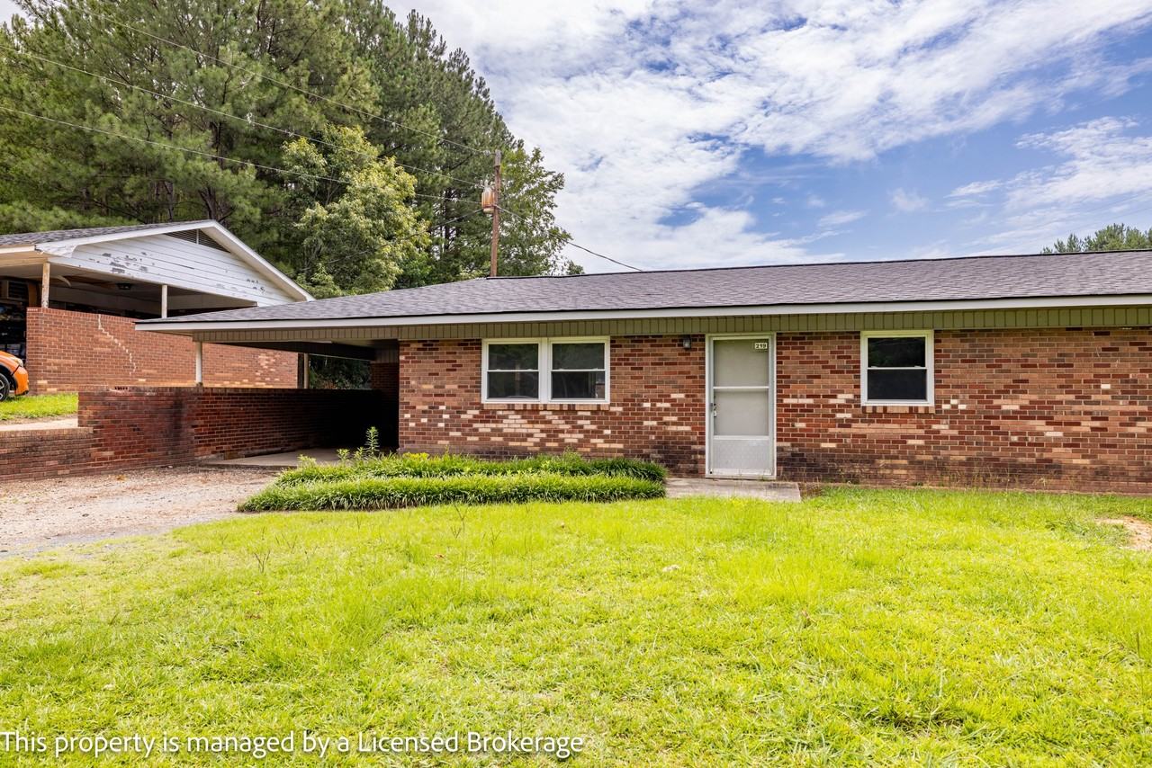 219 Roslyn Road - Photo 2 of 25