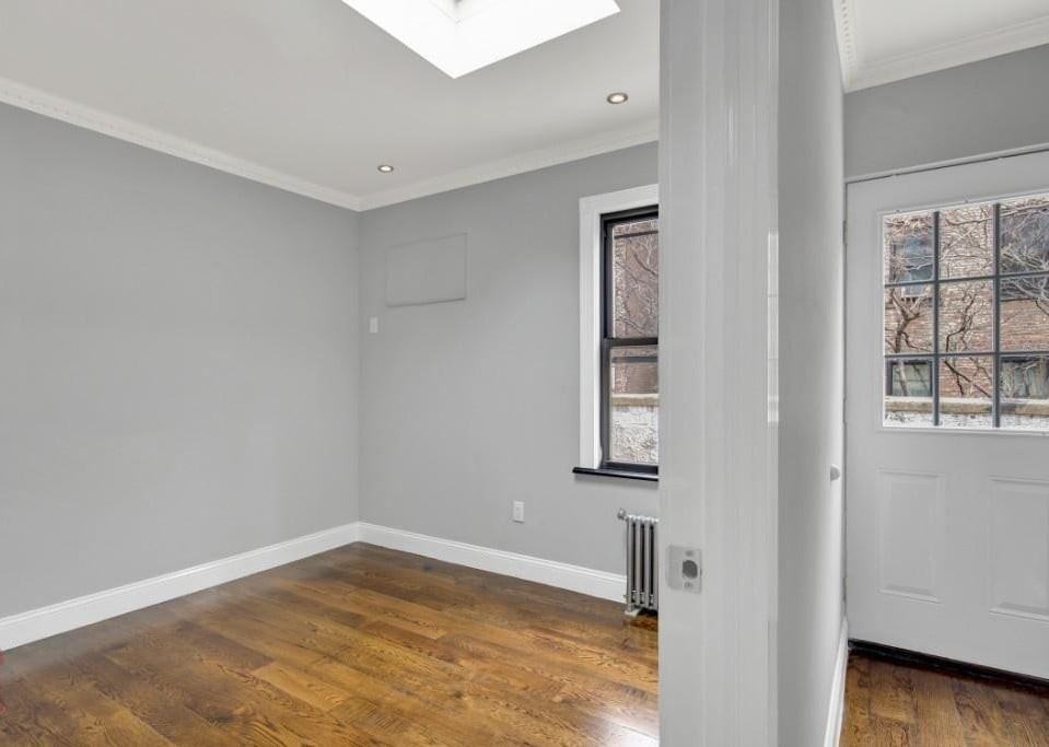 E 26th St #5A - Photo 3 of 8