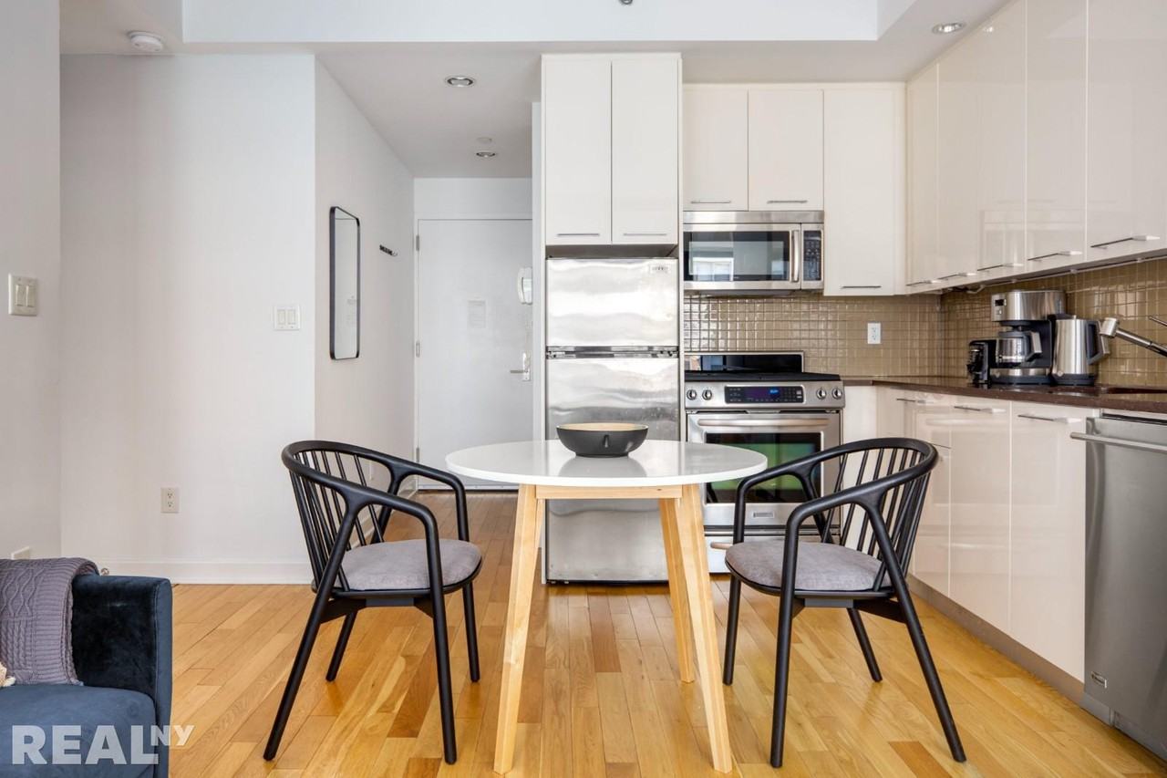 E 34th St #21B - Photo 2 of 9