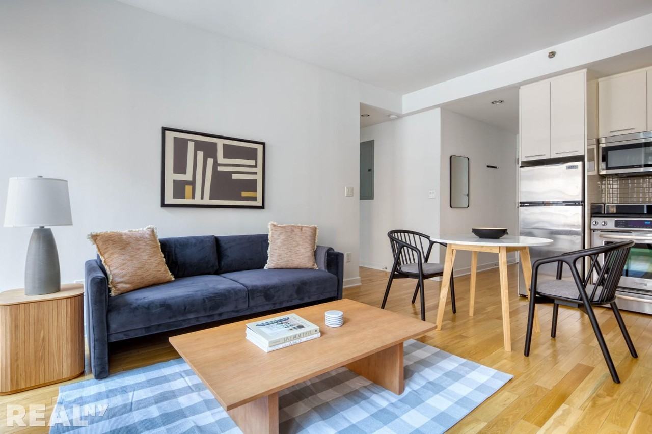 E 34th St #21B - Photo 4 of 9