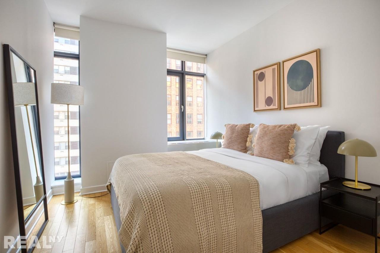 E 34th St #21B - Photo 6 of 9