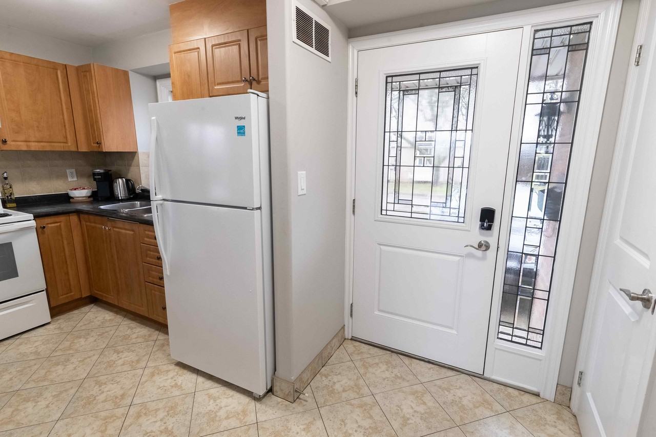 7591 Scholfield Road - Photo 4 of 30