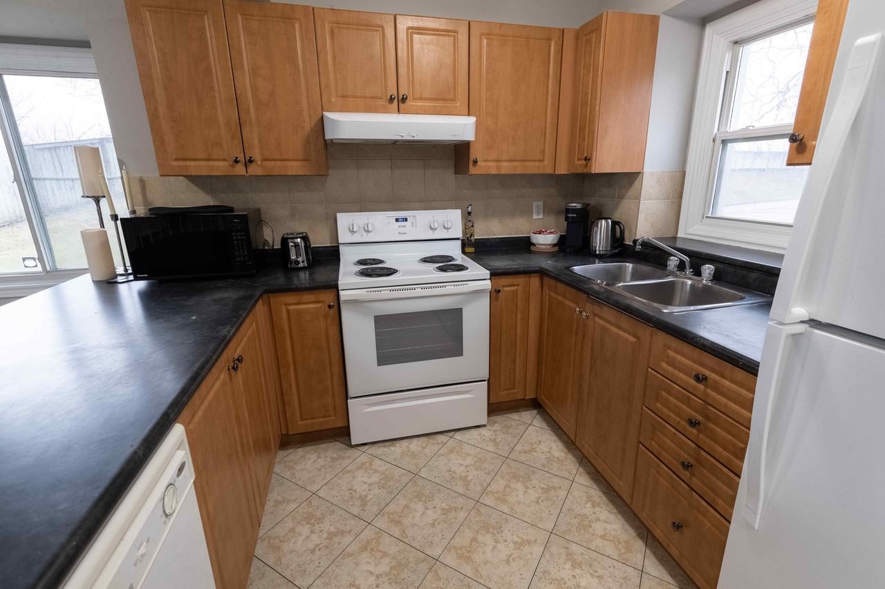 7591 Scholfield Road - Photo 5 of 30