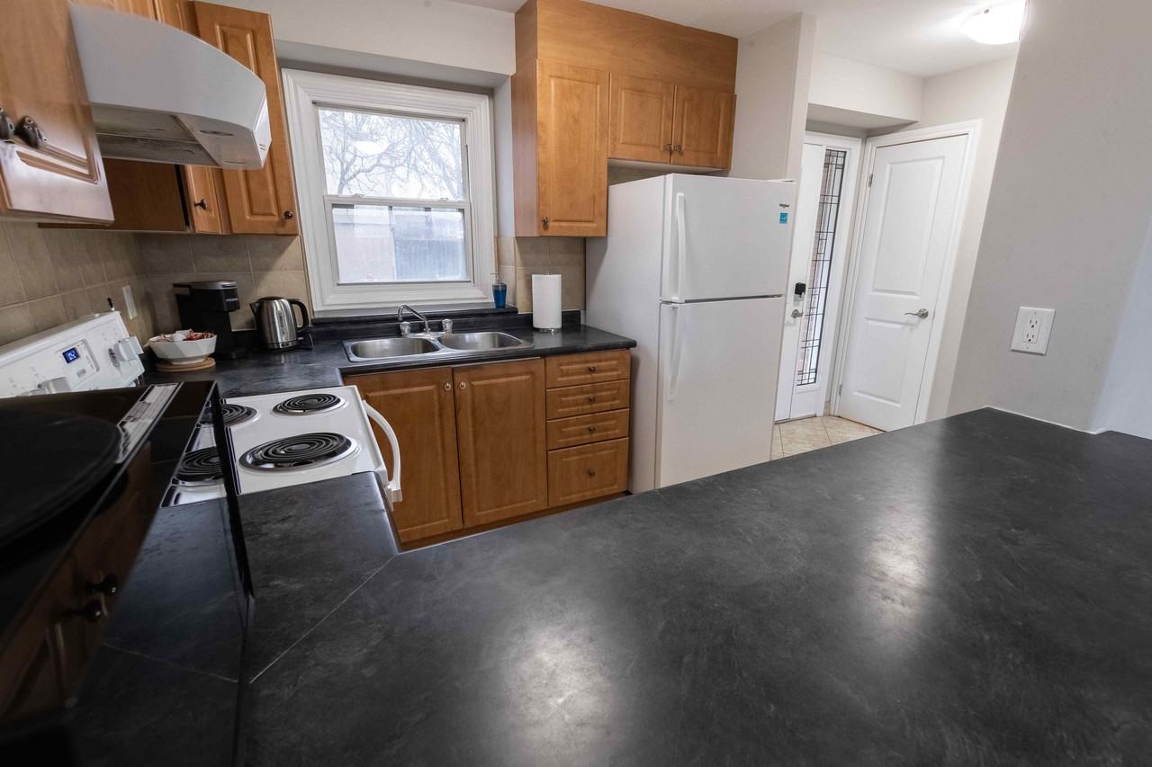 7591 Scholfield Road - Photo 6 of 30