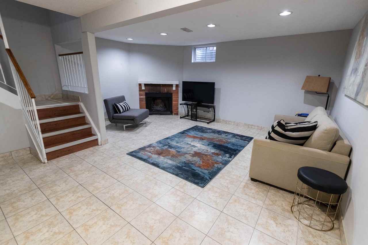 7591 Scholfield Road - Photo 6 of 30