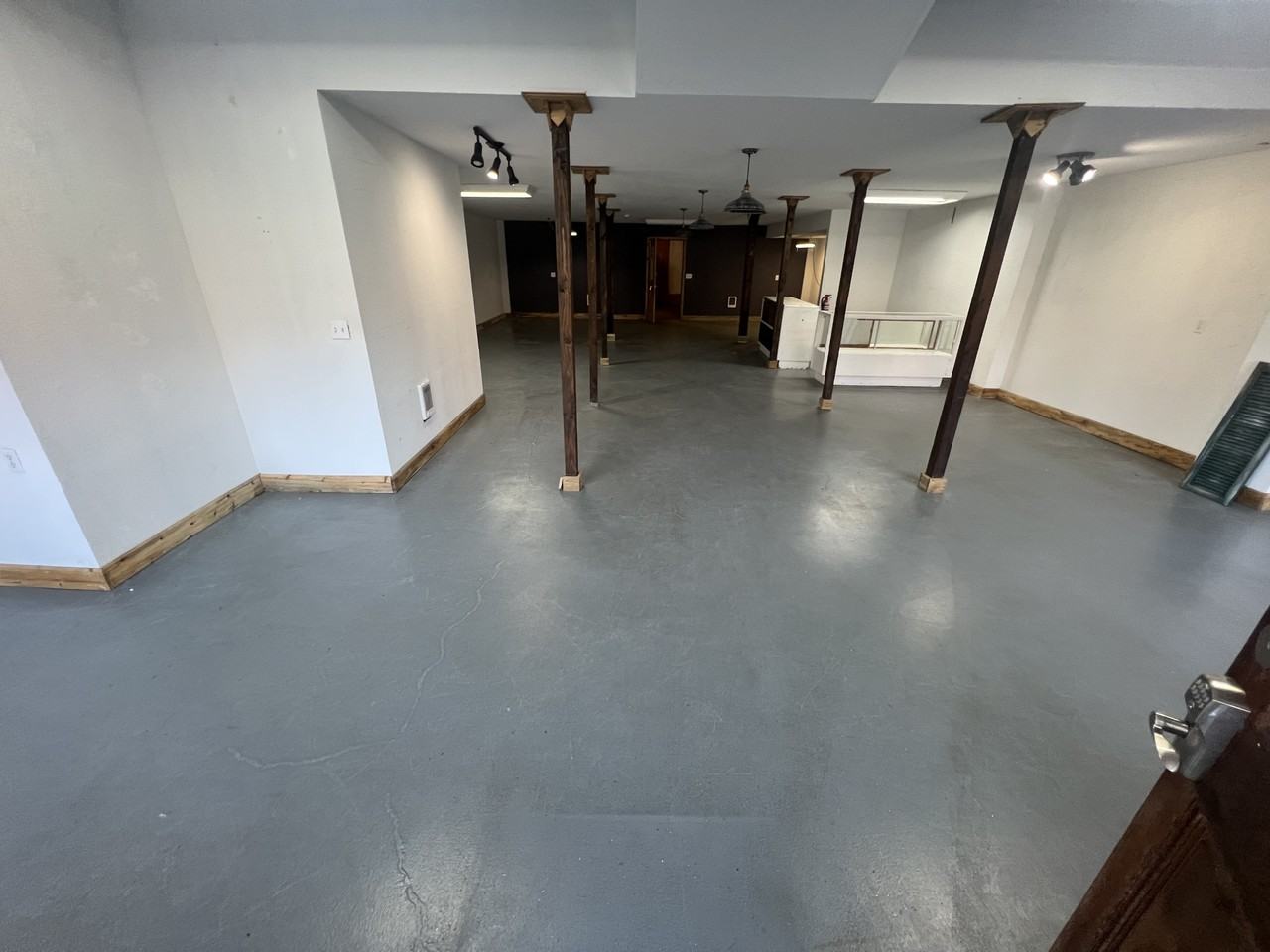 105 South Granite Avenue - 1Unit A #1 - Photo 2 of 13