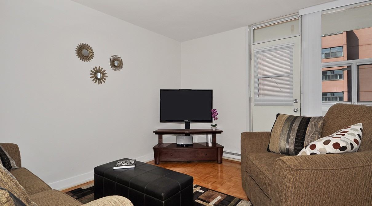 Davisville Tower - Photo 7 of 11