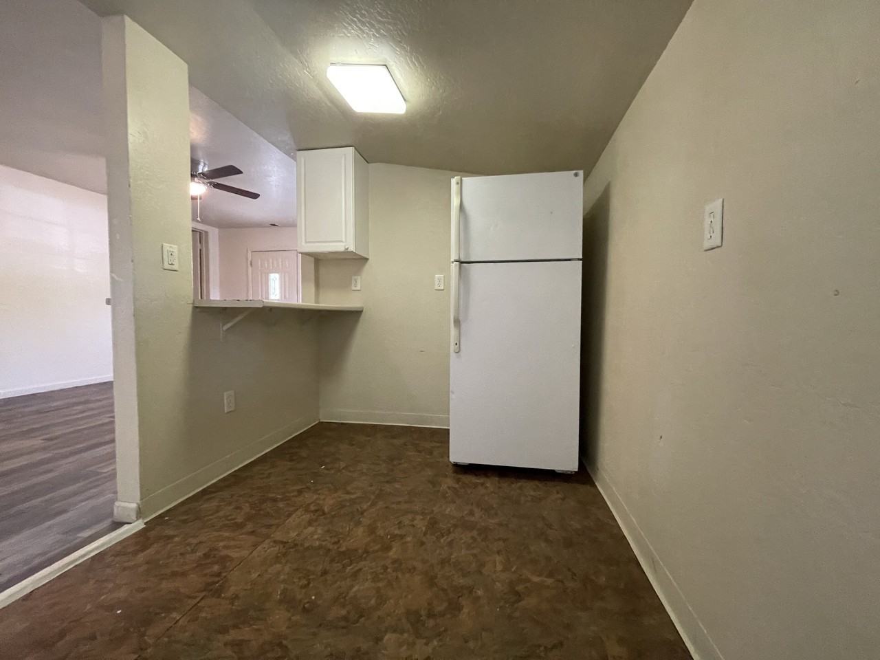 524 W 1st Ave #A - Photo 5 of 15