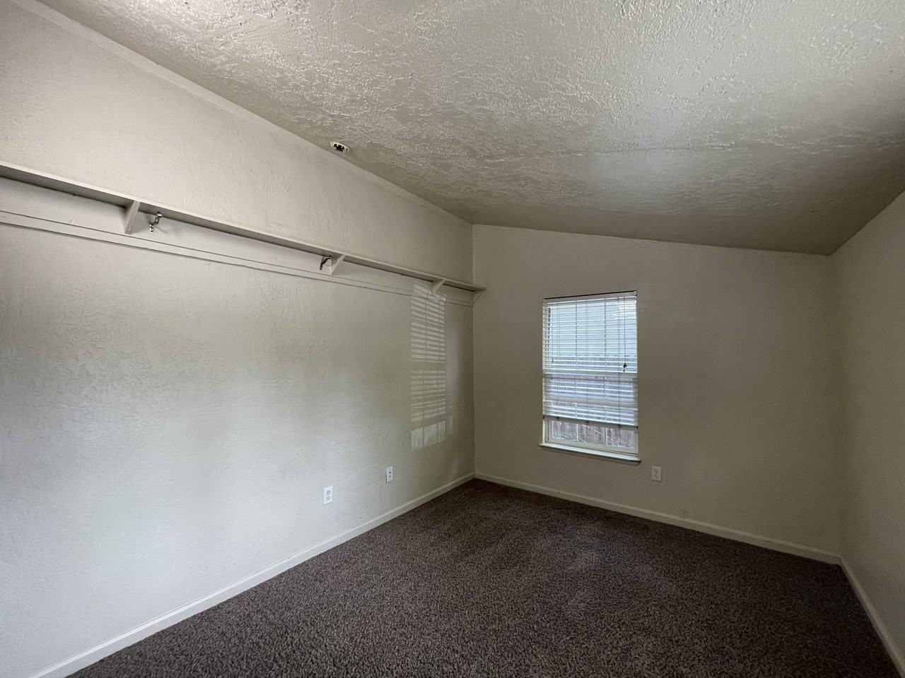 524 W 1st Ave #A - Photo 6 of 15