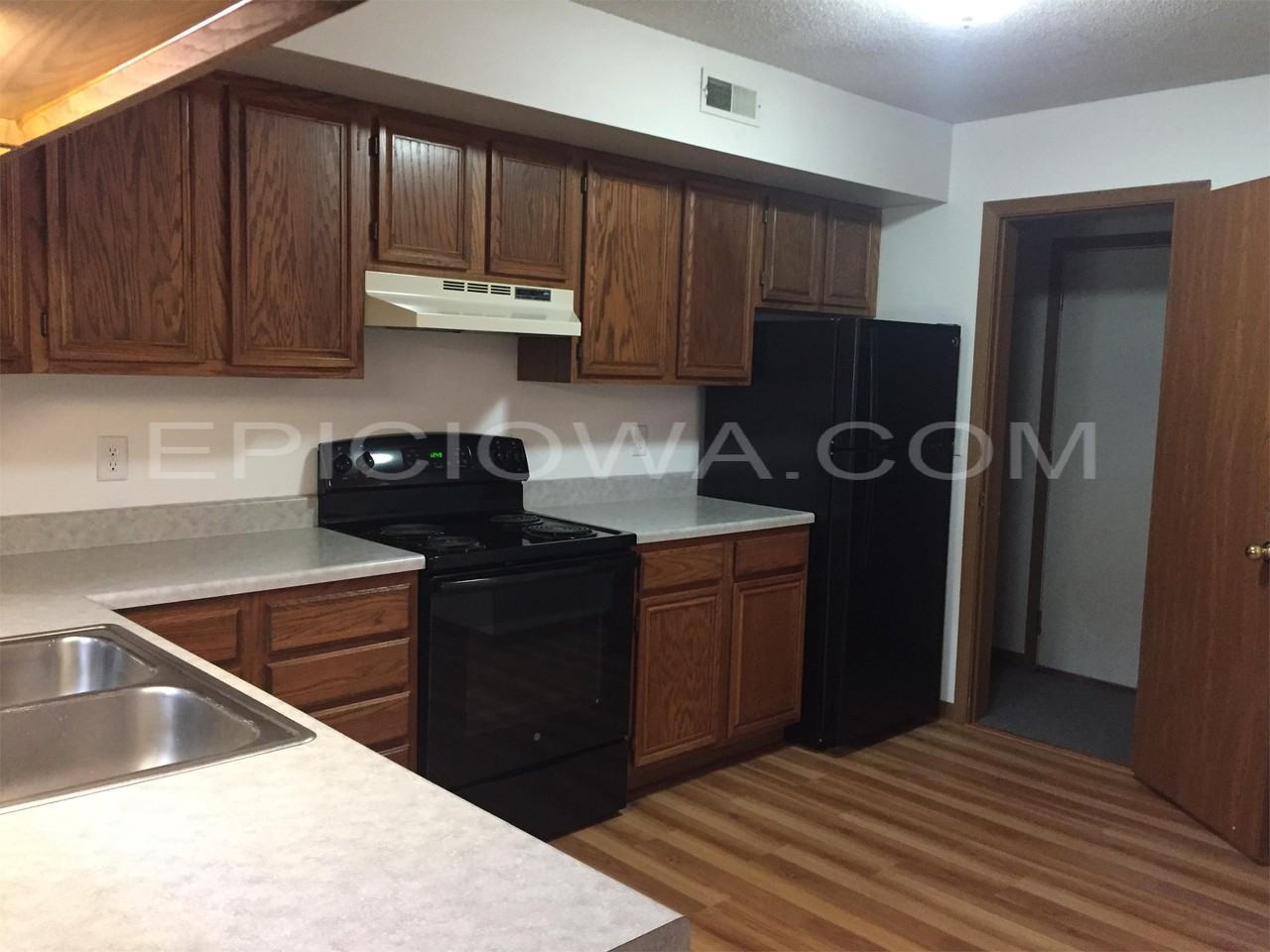 1320 Daleview Dr #3 - Photo 6 of 33