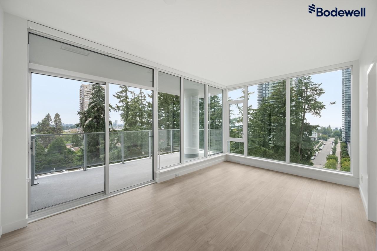 Riviera - Photo 4 of 19