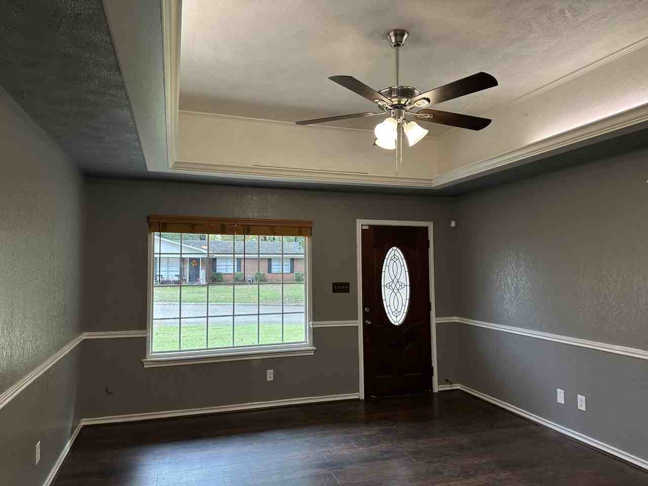 3811 Elizabeth St #1 - Photo 3 of 45