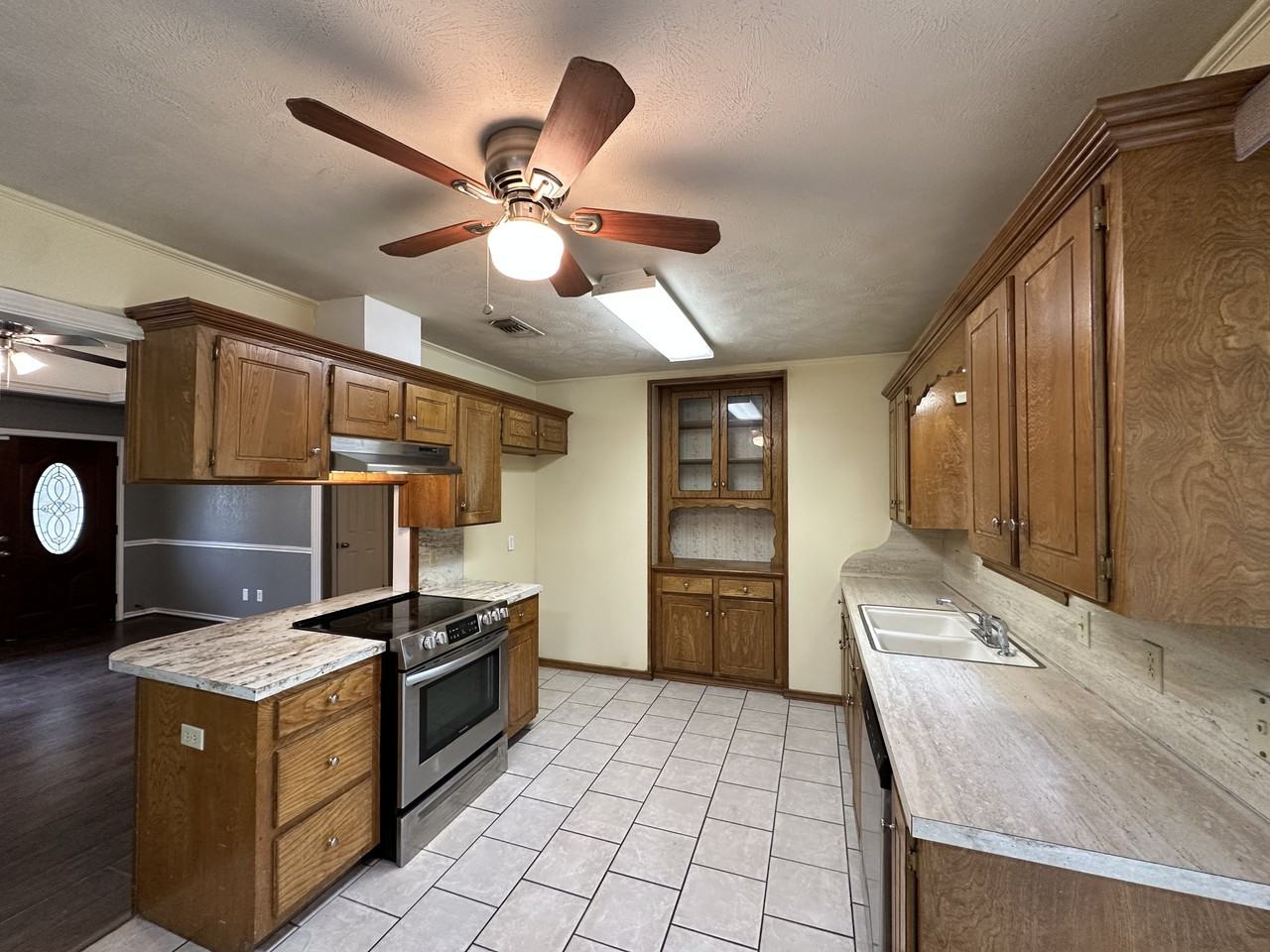 3811 Elizabeth St #1 - Photo 5 of 45
