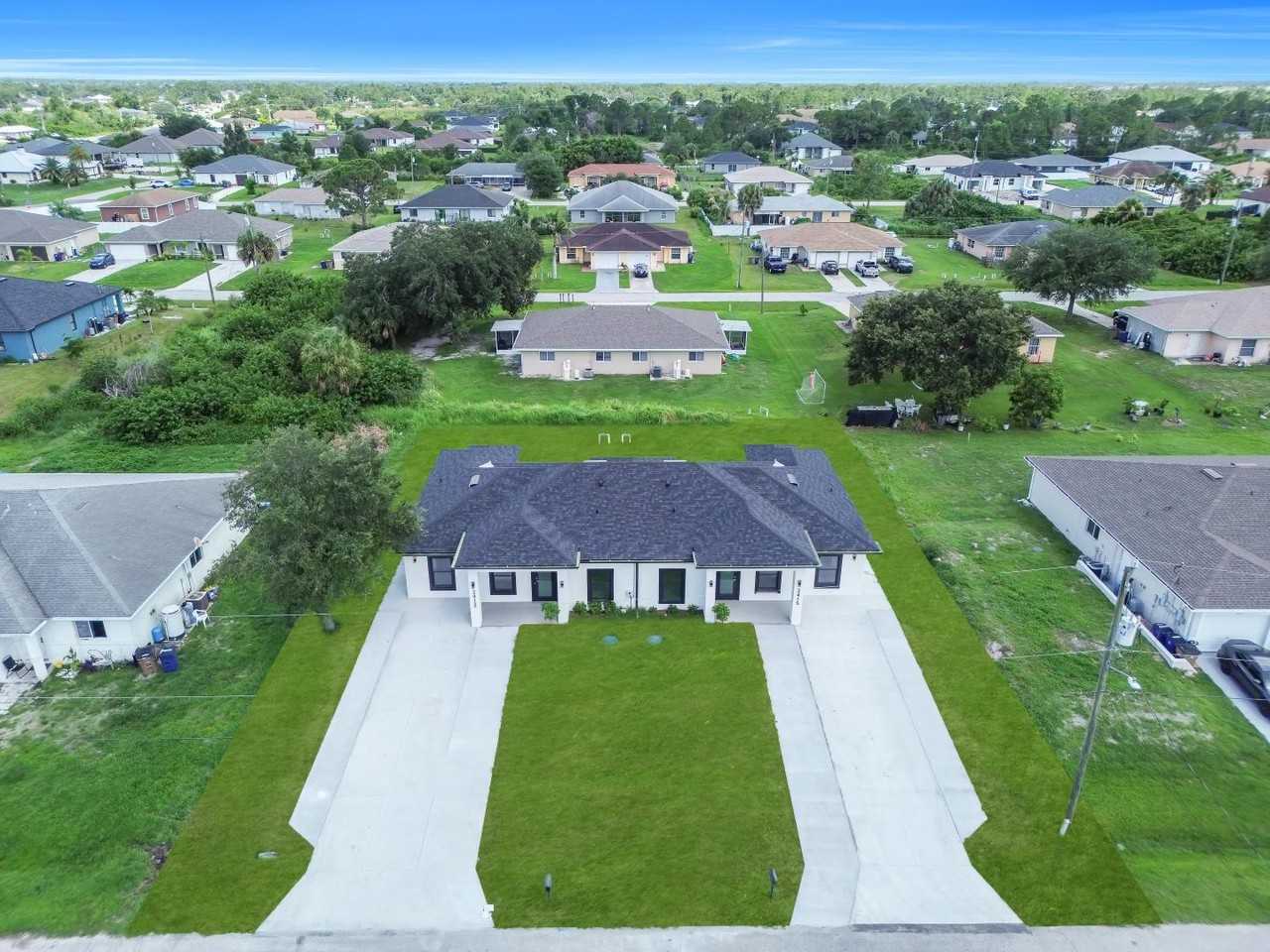 2413 Quentin Ave S - Photo 4 of 30