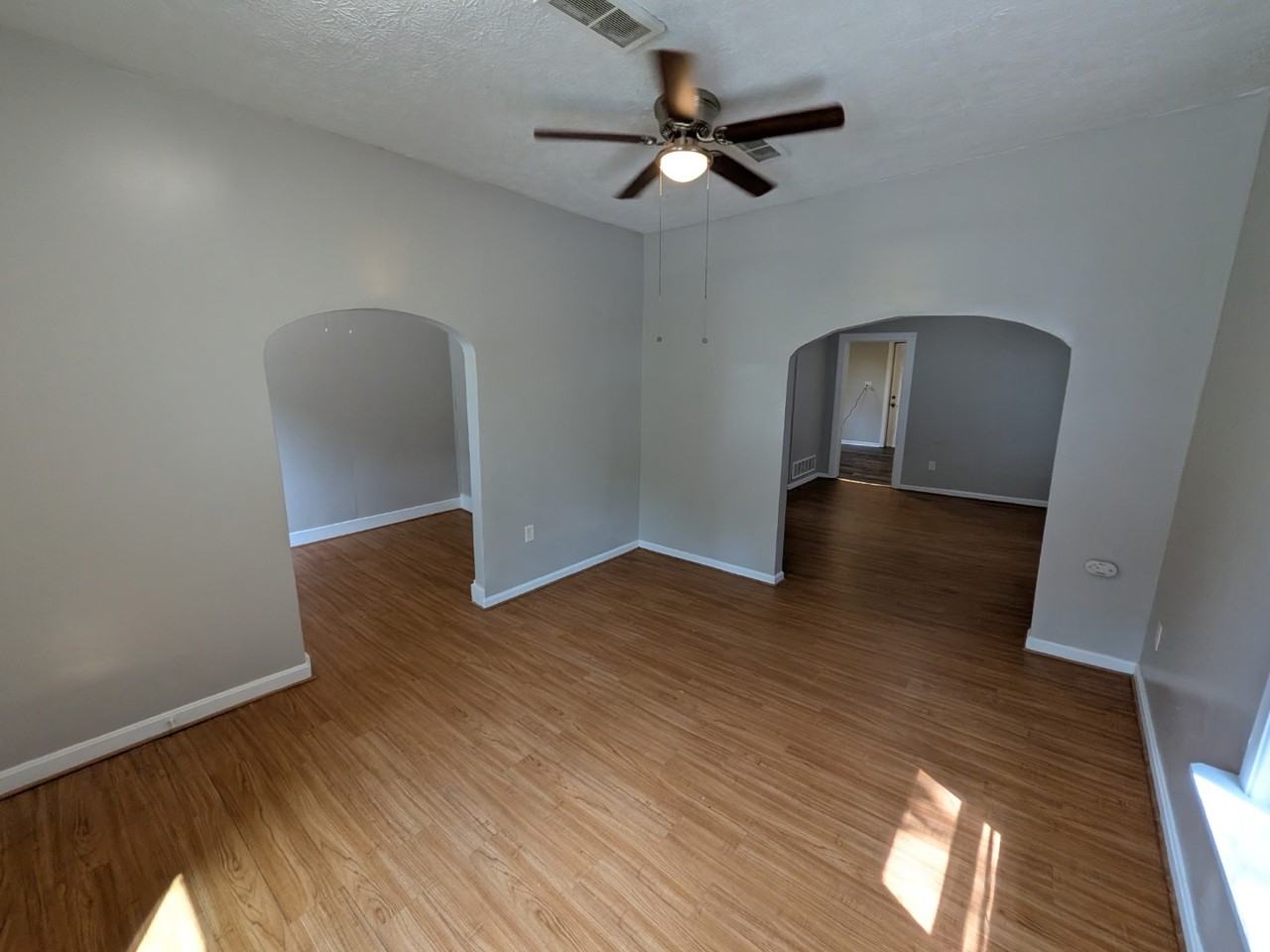 330 W 17th St - Photo 4 of 11